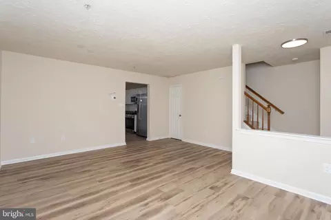 Living - 5704 Springfish Pl, Waldorf, MD 20603 photo 4 of 5