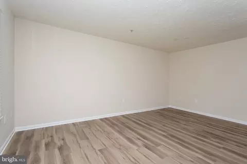Living - 5704 Springfish Pl, Waldorf, MD 20603 photo 2 of 5