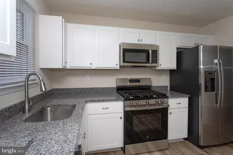 Kitchen - 5704 Springfish Pl, Waldorf, MD 20603 photo 3 of 6