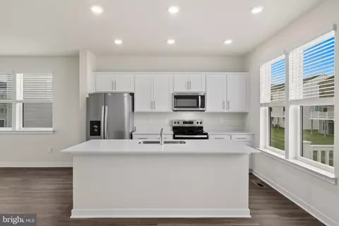 Kitchen - 236 Soft Rush Ln, La Plata, MD 20646 photo 2 of 2