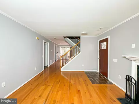 Living - 5112 Blacksmith Ct, Waldorf, MD 20603 photo 2 of 7