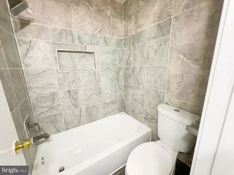 Bath - 5112 Blacksmith Ct, Waldorf, MD 20603 photo 3 of 3