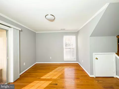 Living - 5112 Blacksmith Ct, Waldorf, MD 20603 photo 5 of 7