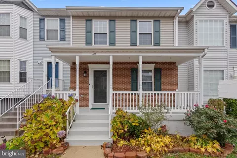 105 Palmetto Ct, La Plata, MD 20646