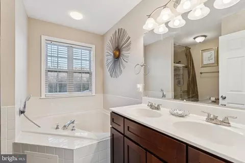 Bath - 2688 Winbrell Ct, Waldorf, MD 20601 photo 2 of 4