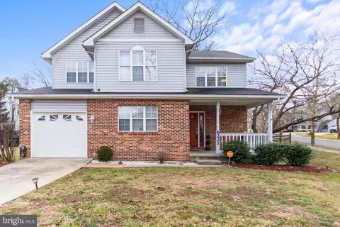 6221 Polar Bear Ct, Waldorf, MD 20603