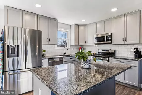 3015 Walnut Ln, Waldorf, MD 20601