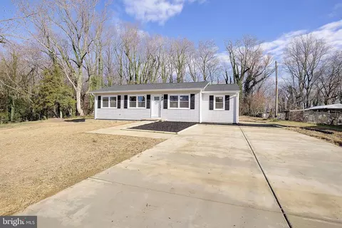 7926 B Wicker Ln, La Plata, MD 20646