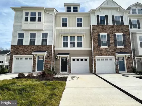 5566 Marksburg Pl, White Plains, MD 20695