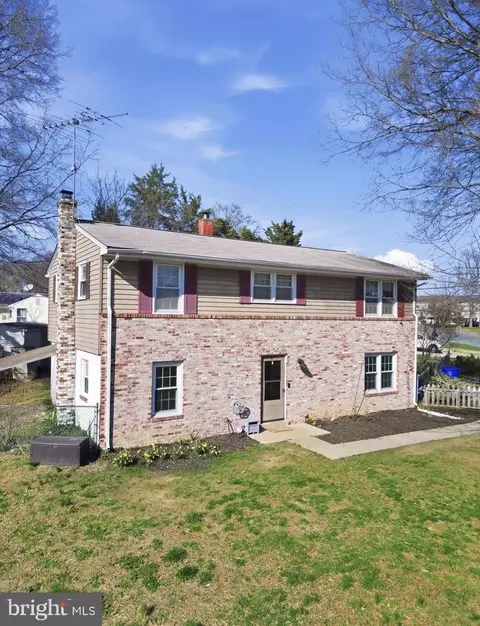 2863 Chippewa St, Bryans Road, MD 20616