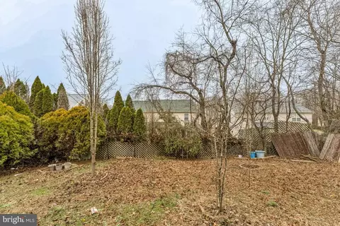Exterior - 2264 Rolling Meadows St, Waldorf, MD 20601 photo 5 of 8