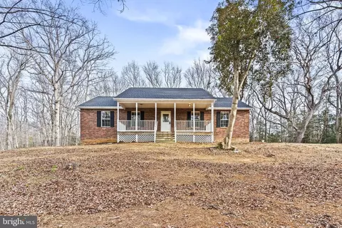 9400 Penns Hill Rd, La Plata, MD 20646
