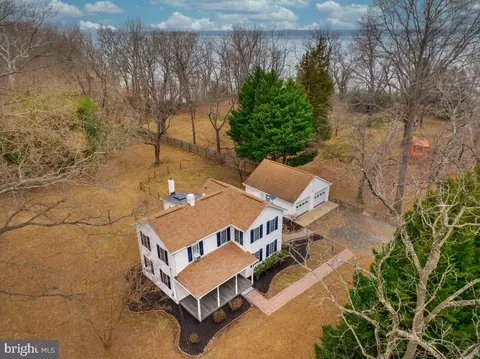 66 Poplar Ln, Indian Head, MD 20640