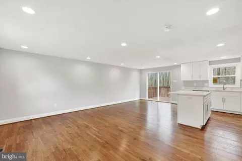 Living - 2240 Bridle Path Dr, Waldorf, MD 20601 photo 2 of 4