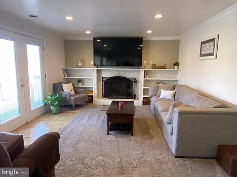 Living - 5932 Michael Rd, Waldorf, MD 20601 photo 2 of 3