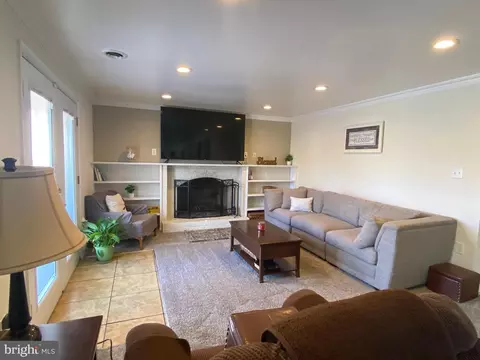 Living - 5932 Michael Rd, Waldorf, MD 20601 photo 3 of 3