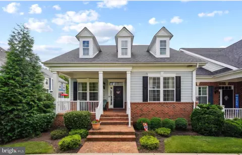 51 Steeplechase Dr, La Plata, MD 20646