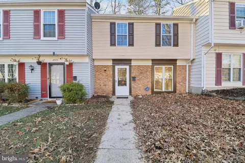 2575 Robinson Pl, Waldorf, MD 20602