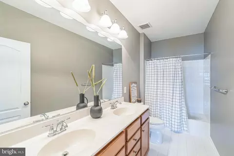 Entry Way - 6447 Ocelot St, Waldorf, MD 20603 photo 6 of 7