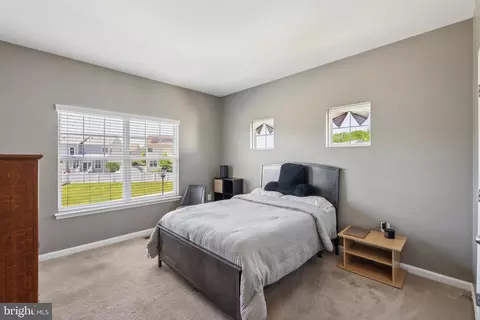 Bedroom - 6447 Ocelot St, Waldorf, MD 20603 photo 2 of 4