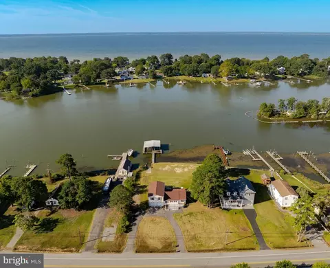 16157 Cobb Island Rd, Newburg, MD 20664