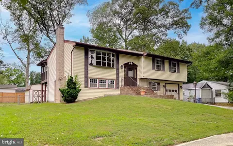 3502 Lisa Ln, Waldorf, MD 20601