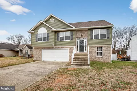 1103 Station Dr, La Plata, MD 20646