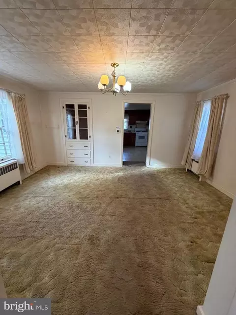 Living - 7203 Benedict Ave, Benedict, MD 20612 photo 1 of 3