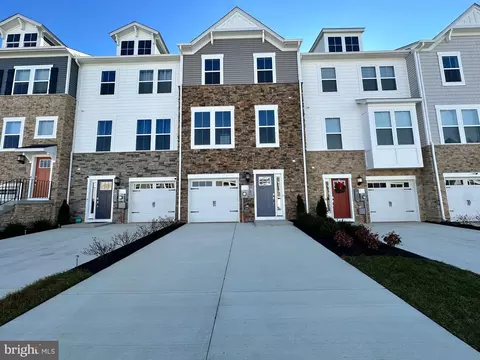 10800 Cosmic Pl, La Plata, MD 20646