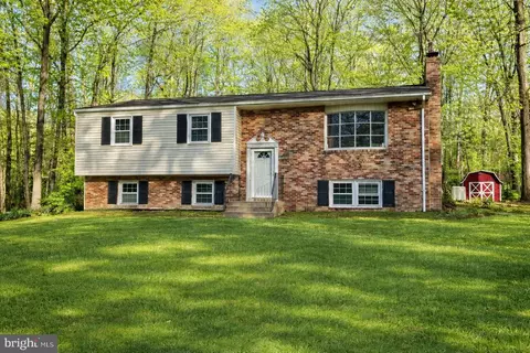 9350 Mathir Dr, La Plata, MD 20646