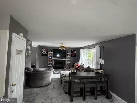 Entry Way - 2485 Ryce Dr, Waldorf, MD 20601 photo 3 of 5