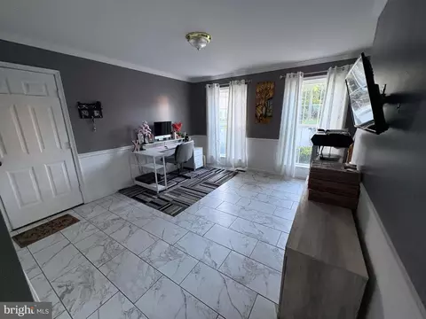 Entry Way - 2485 Ryce Dr, Waldorf, MD 20601 photo 4 of 5