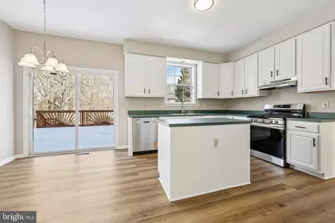 Kitchen - 11322 Quietfields St, Waldorf, MD 20601 photo 3 of 6