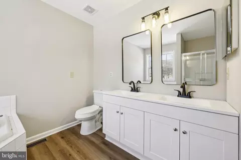 Bath - 11322 Quietfields St, Waldorf, MD 20601 photo 1 of 6