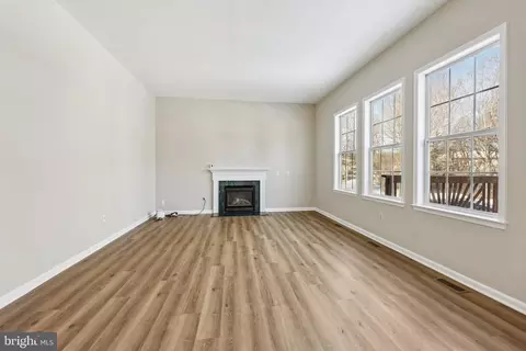 Living - 11322 Quietfields St, Waldorf, MD 20601 photo 1 of 11