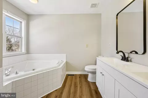 Bath - 11322 Quietfields St, Waldorf, MD 20601 photo 2 of 6