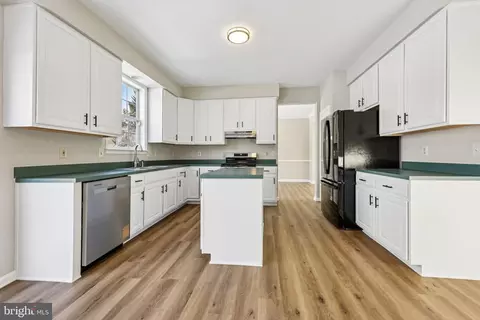 Kitchen - 11322 Quietfields St, Waldorf, MD 20601 photo 2 of 6