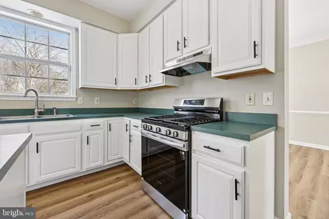 Kitchen - 11322 Quietfields St, Waldorf, MD 20601 photo 6 of 6