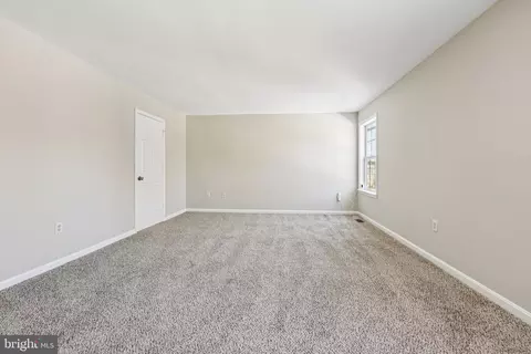 Living - 11322 Quietfields St, Waldorf, MD 20601 photo 7 of 11
