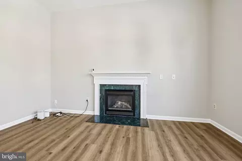 Living - 11322 Quietfields St, Waldorf, MD 20601 photo 3 of 11