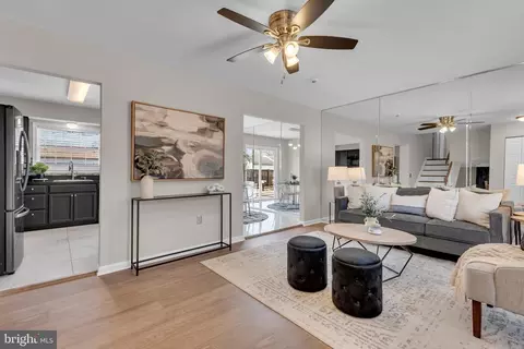 Entry Way - 2012 English Oak Ct, Waldorf, MD 20601 photo 1 of 5