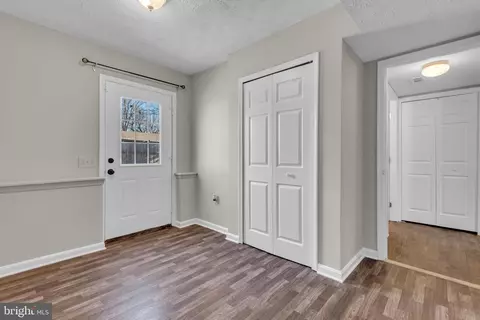 Entry Way - 2012 English Oak Ct, Waldorf, MD 20601 photo 4 of 5