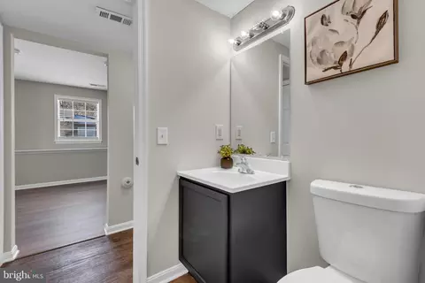 Entry Way - 2012 English Oak Ct, Waldorf, MD 20601 photo 5 of 5