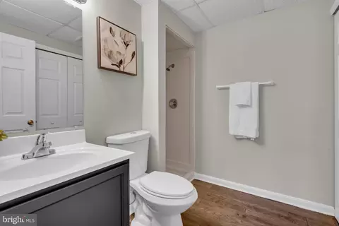 Bath - 2012 English Oak Ct, Waldorf, MD 20601 photo 2 of 2