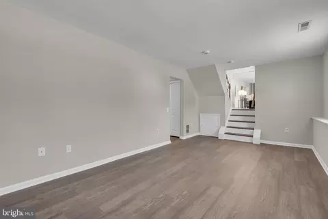 Living - 2012 English Oak Ct, Waldorf, MD 20601 photo 4 of 4