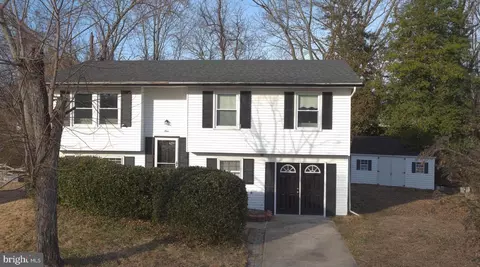 9 Wicklow Ct, Waldorf, MD 20602