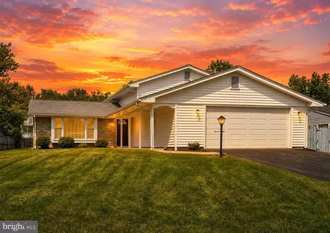 1616 Debra Dr, Waldorf, MD 20601