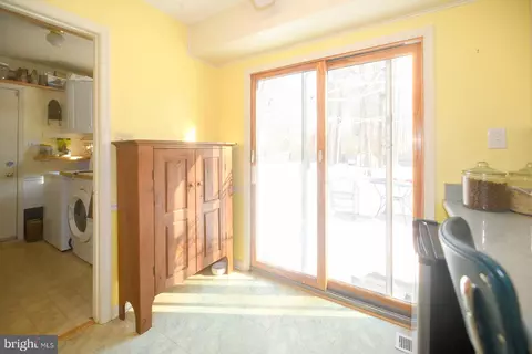 8555 Ridge Ct, Waldorf, MD 20603 photo 14
