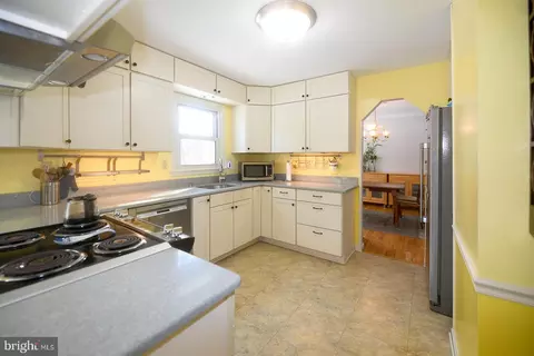 8555 Ridge Ct, Waldorf, MD 20603 photo 9