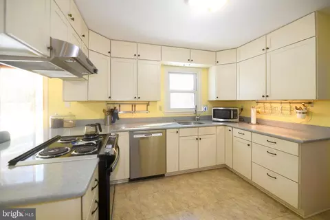 8555 Ridge Ct, Waldorf, MD 20603 photo 11